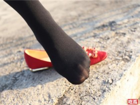 DXG – 厚丝袜黑袜足红鞋[280P/2.8G]【365娱乐资讯网】