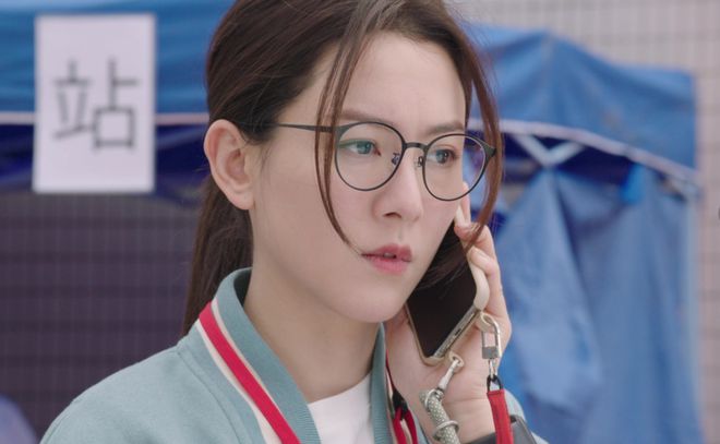 TVB女星新剧戴眼镜没被认出？被问TVB裁员公公曾志伟是否头痛