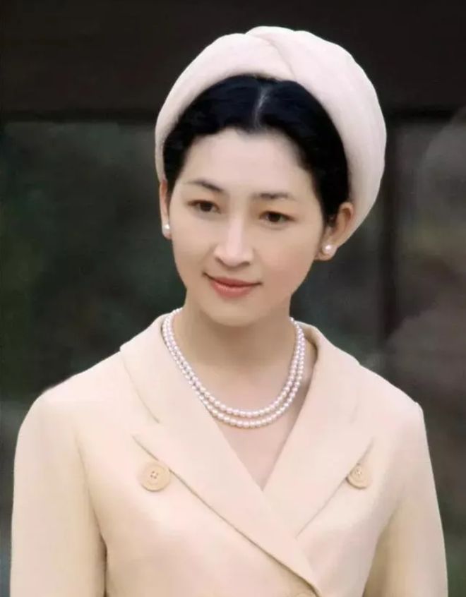 日本最美皇后：被婆婆折磨至流产、拒与天皇合葬