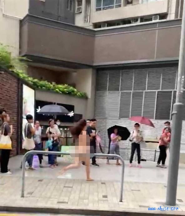 香港 北角和富道惊见「过女」逃跑与男人拉扯 网民超惊吓：「到底发生什么事？」