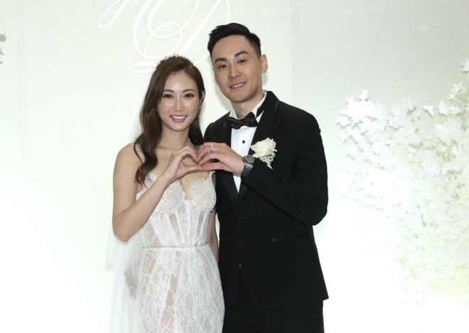 恭喜！TVB小花今日举办婚礼！4卡巨钻婚戒抢眼！陪嫁姊妹团个个靓女！