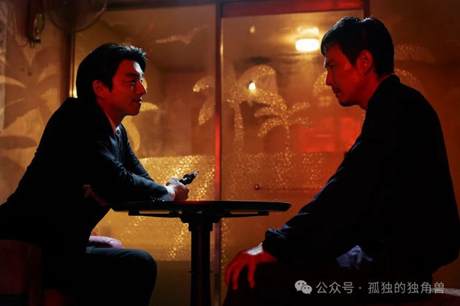 《鱿鱼游戏2》抢先曝光！李政宰「我会找到你」 孔刘持枪对坐