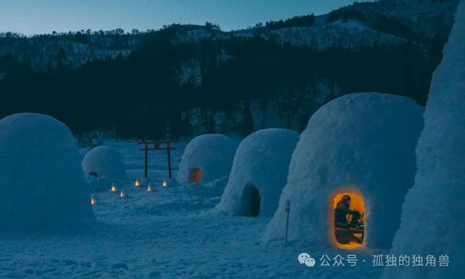 在饭山雪屋村，一切都是我们从未体验的，但感觉却不是美的