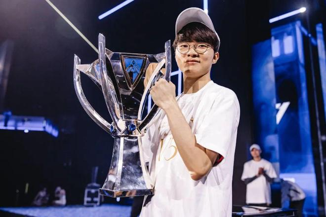 一觉醒来，“Faker”都开始擦边了？