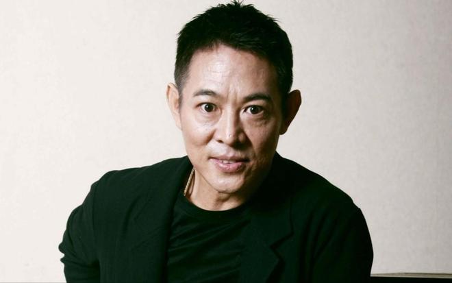 李连杰自曝年轻时受伤严重，拿到三级残疾证，被质疑在刻意立人设