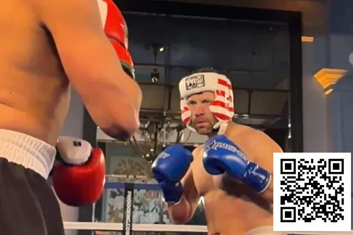 【EV扑克】”Jungleman”拳击赛第二回合遭偷袭，面部流血，比赛被叫停【365娱乐资讯网】