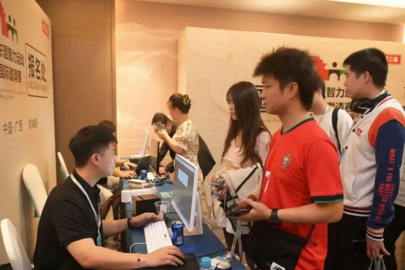 【EV扑克】第三届国门杯次日 | 广西三月三，主赛A组开打共135人次参赛，林峰CL携35人晋级第二轮，邓彪勇夺开幕赛冠军【365娱乐资讯网】