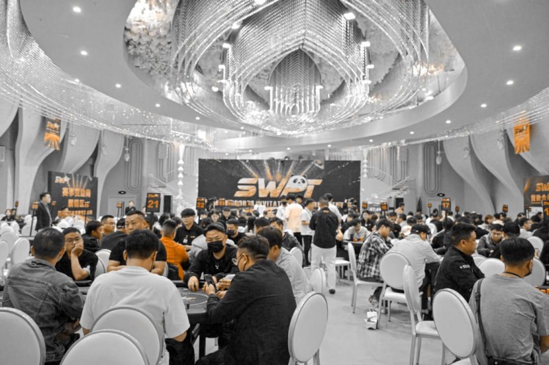 【EV扑克】SWPT·广安站 | 从“抚仙湖杯”到SWPT，西南扑克标杆赛事华丽升级，首日战火点燃！马鹏龙斩获回馈赛冠军【365娱乐资讯网】
