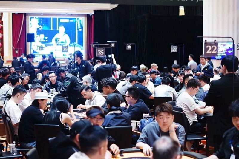 【EV扑克】TLPT济州岛站|主赛B组171人次火爆对战剩余26人晋级!Bai Yunpeng狂揽超80万计分笑傲全场!YIMING LEE斩获巡游豪客赛王冠!【365娱乐资讯网】